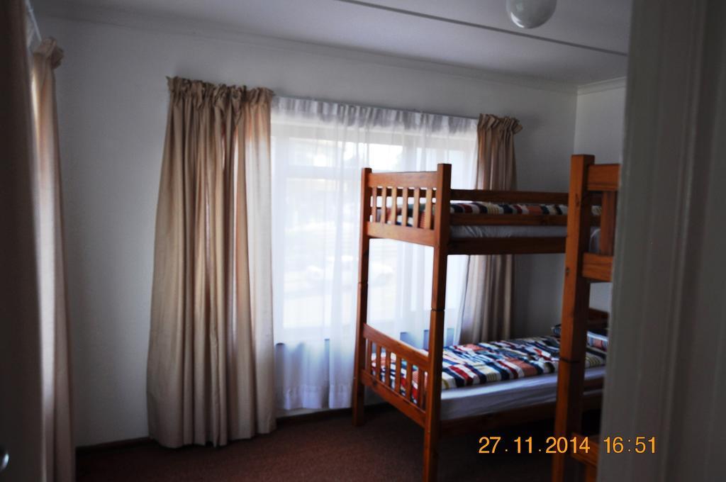 Backpacker Apartments Plettenberg Bay Exterior foto